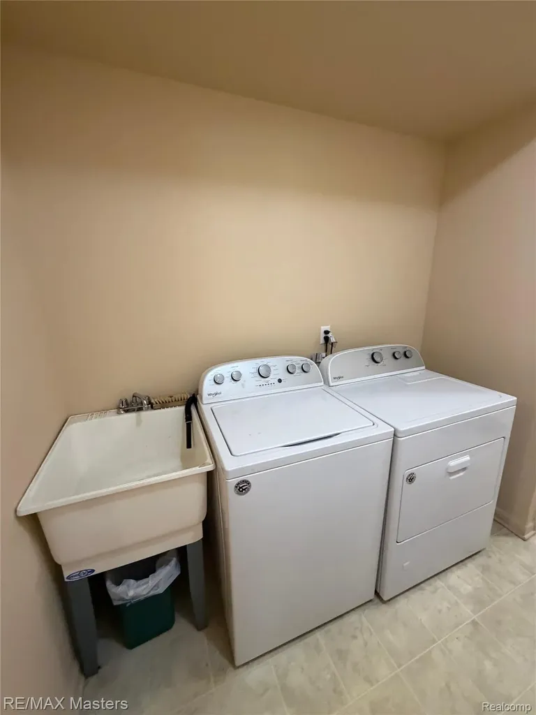543 Mulberry Street Wyandotte City MI 48192