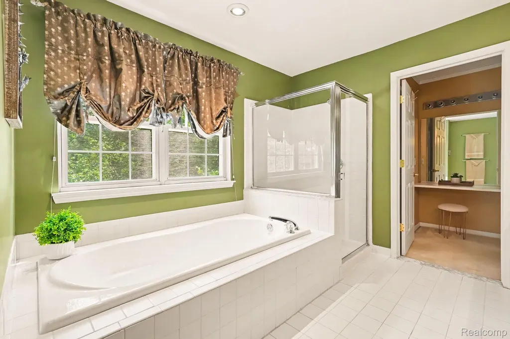 5162 Glenwood Creek Independence Charter Township MI 48348