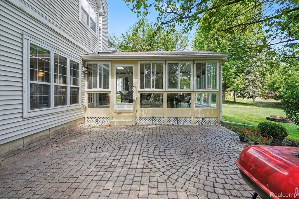 5162 Glenwood Creek Independence Charter Township MI 48348