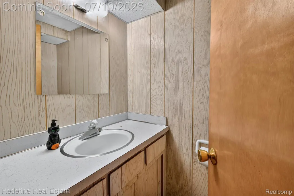 12865 Beech Daly Road Redford Charter Township MI 48239