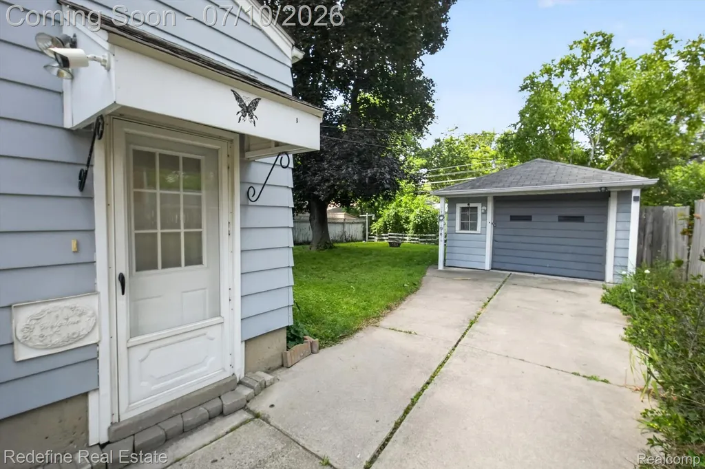 12865 Beech Daly Road Redford Charter Township MI 48239