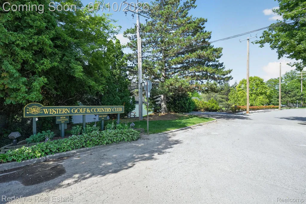12865 Beech Daly Road Redford Charter Township MI 48239