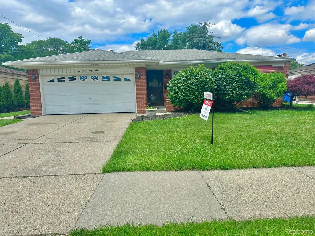 4541 Marlow Drive Warren City MI 48092