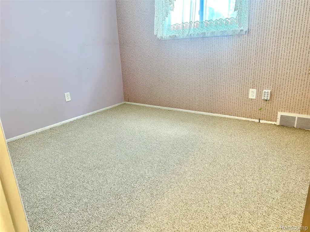 4541 Marlow Drive Warren City MI 48092