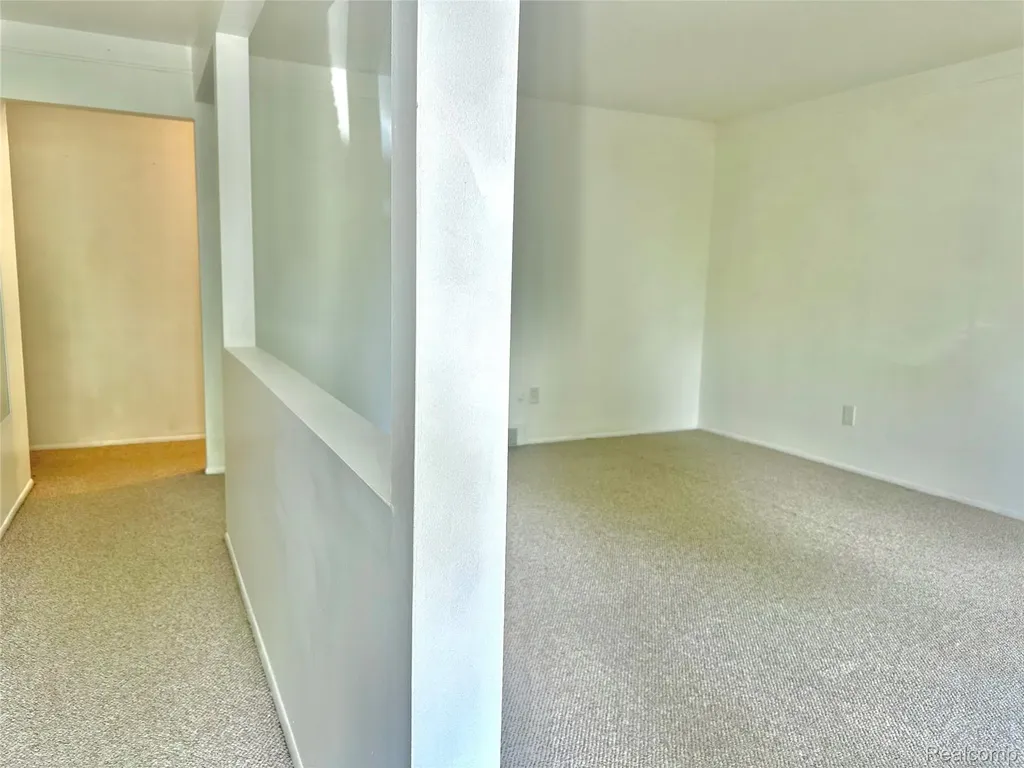 4541 Marlow Drive Warren City MI 48092