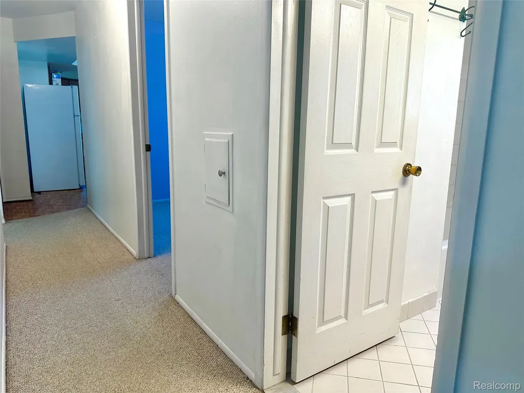 4541 Marlow Drive Warren City MI 48092