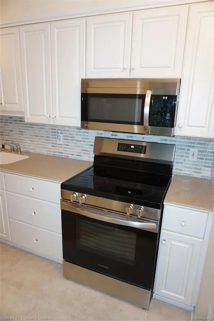 21800 Morley Avenue Dearborn City MI 48124