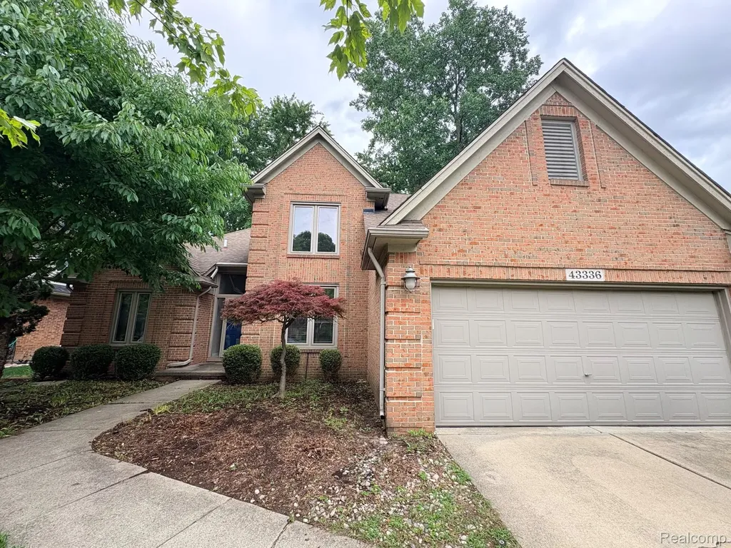 43336 Herring Drive Clinton Charter Township MI 48038