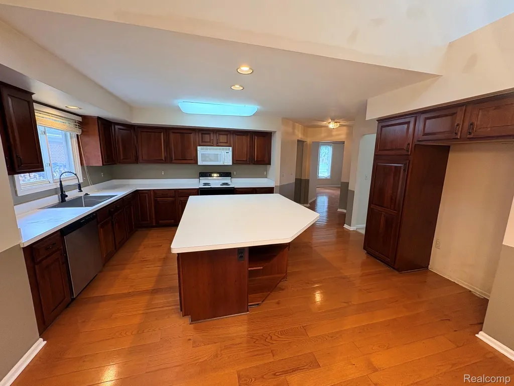 43336 Herring Drive Clinton Charter Township MI 48038