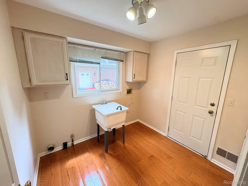 43336 Herring Drive Clinton Charter Township MI 48038