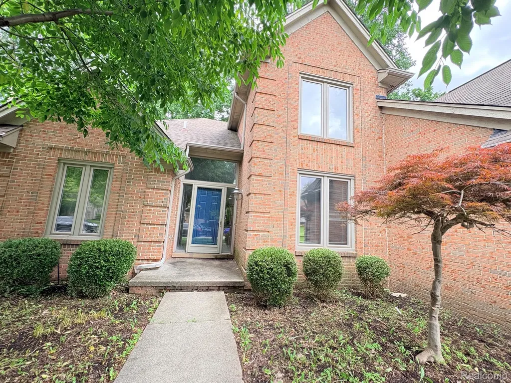 43336 Herring Drive Clinton Charter Township MI 48038