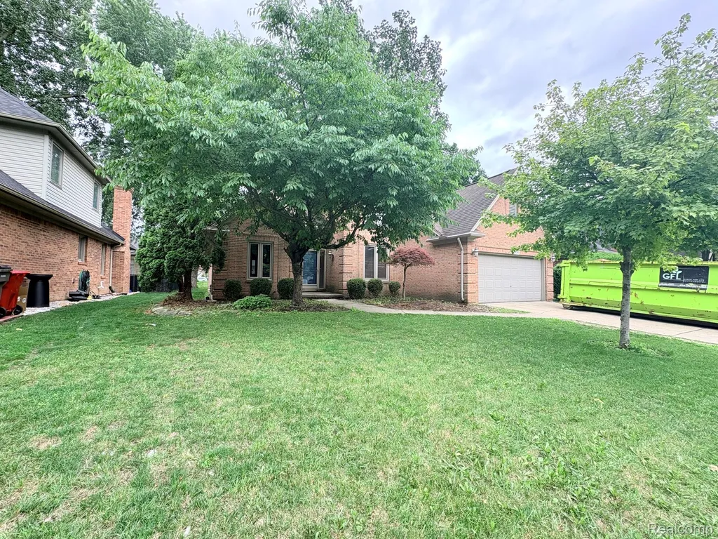 43336 Herring Drive Clinton Charter Township MI 48038