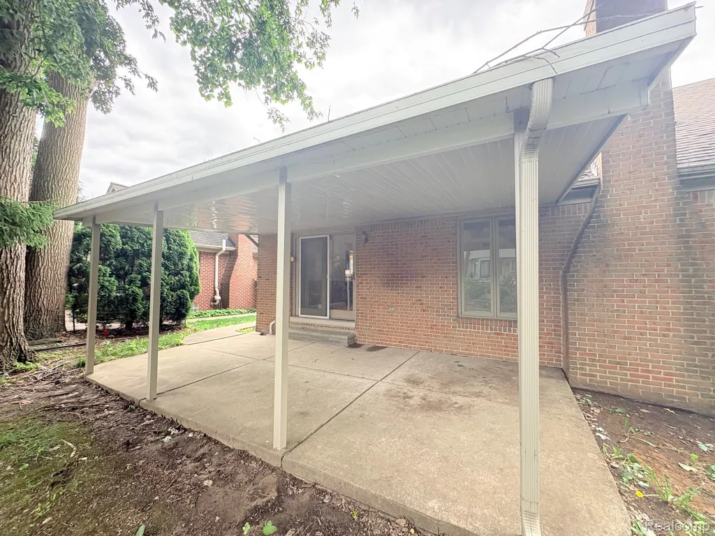 43336 Herring Drive Clinton Charter Township MI 48038