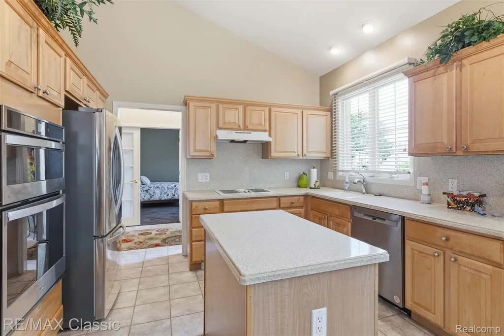 16934 Lochmoor Circle W Northville Township MI 48168