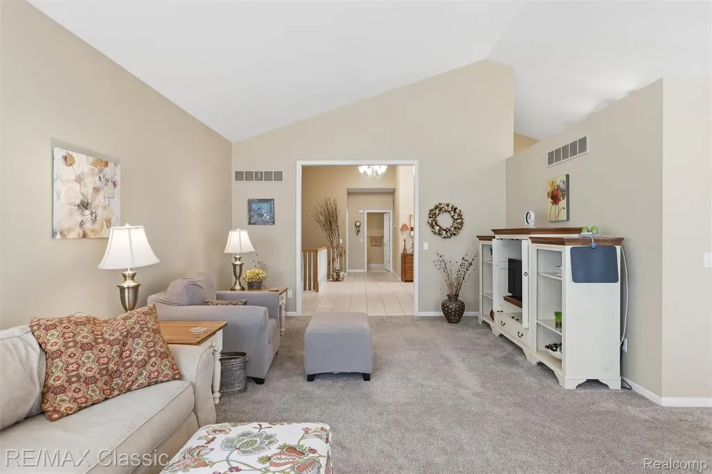16934 Lochmoor Circle W Northville Township MI 48168