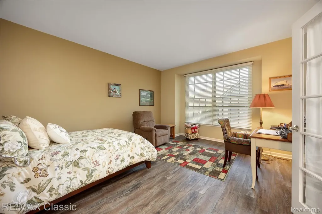 16934 Lochmoor Circle W Northville Township MI 48168