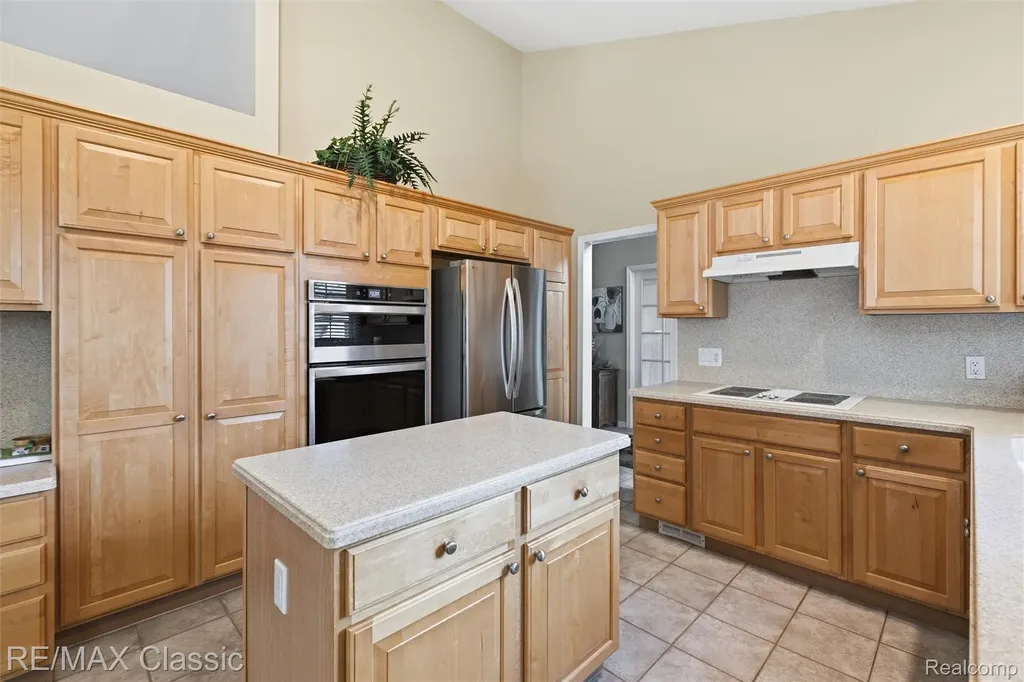 16934 Lochmoor Circle W Northville Township MI 48168
