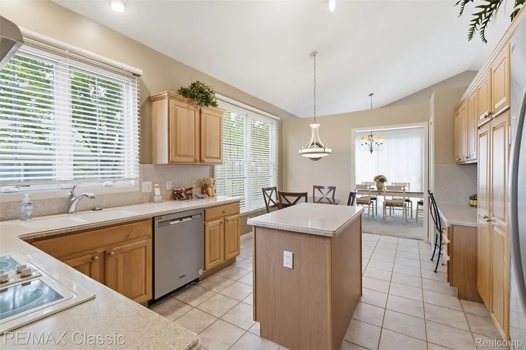16934 Lochmoor Circle W Northville Township MI 48168