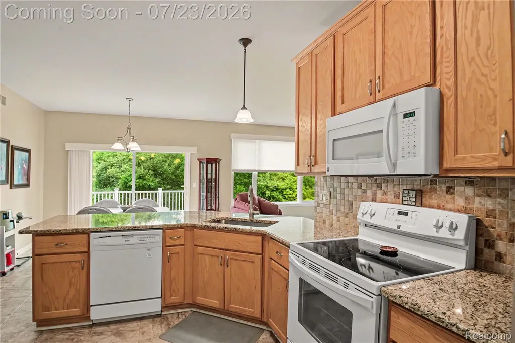 1388 Luxington Drive Lapeer City MI 48446