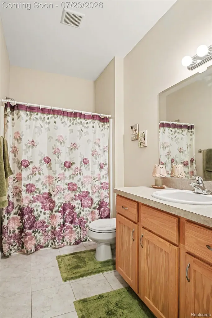 1388 Luxington Drive Lapeer City MI 48446