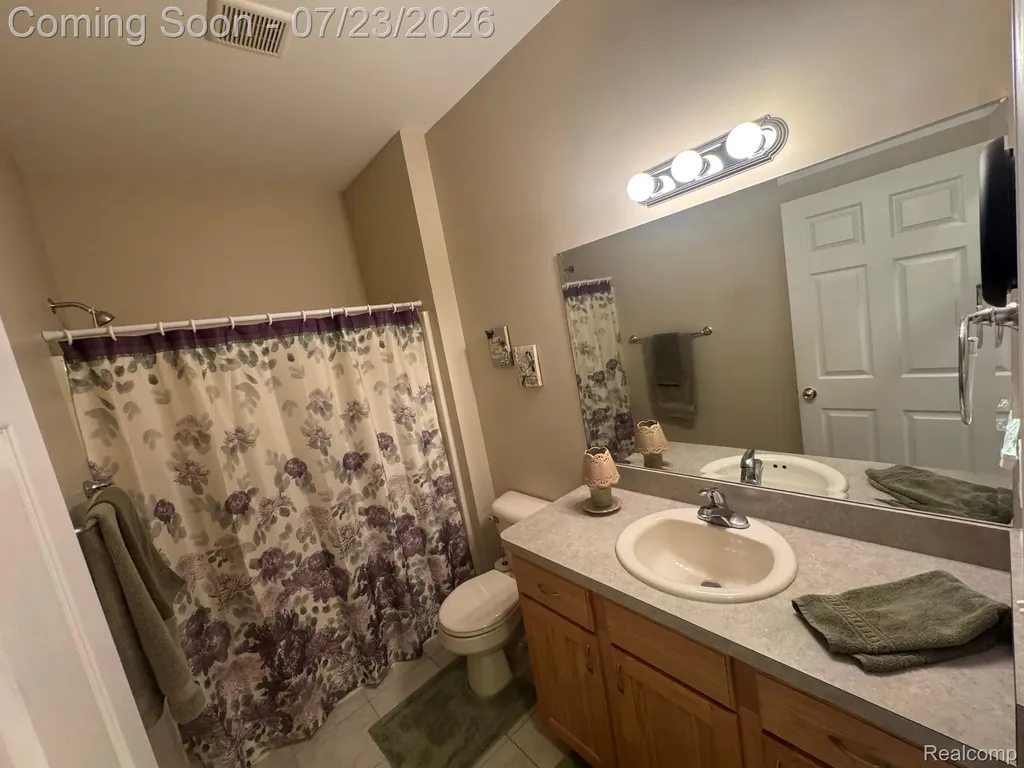 1388 Luxington Drive Lapeer City MI 48446