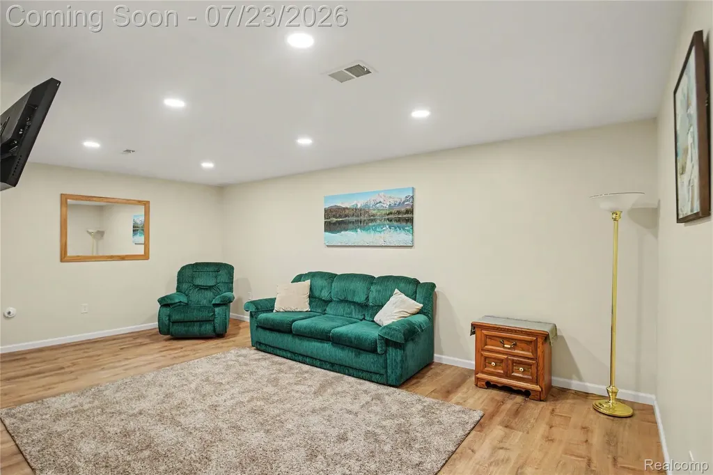 1388 Luxington Drive Lapeer City MI 48446