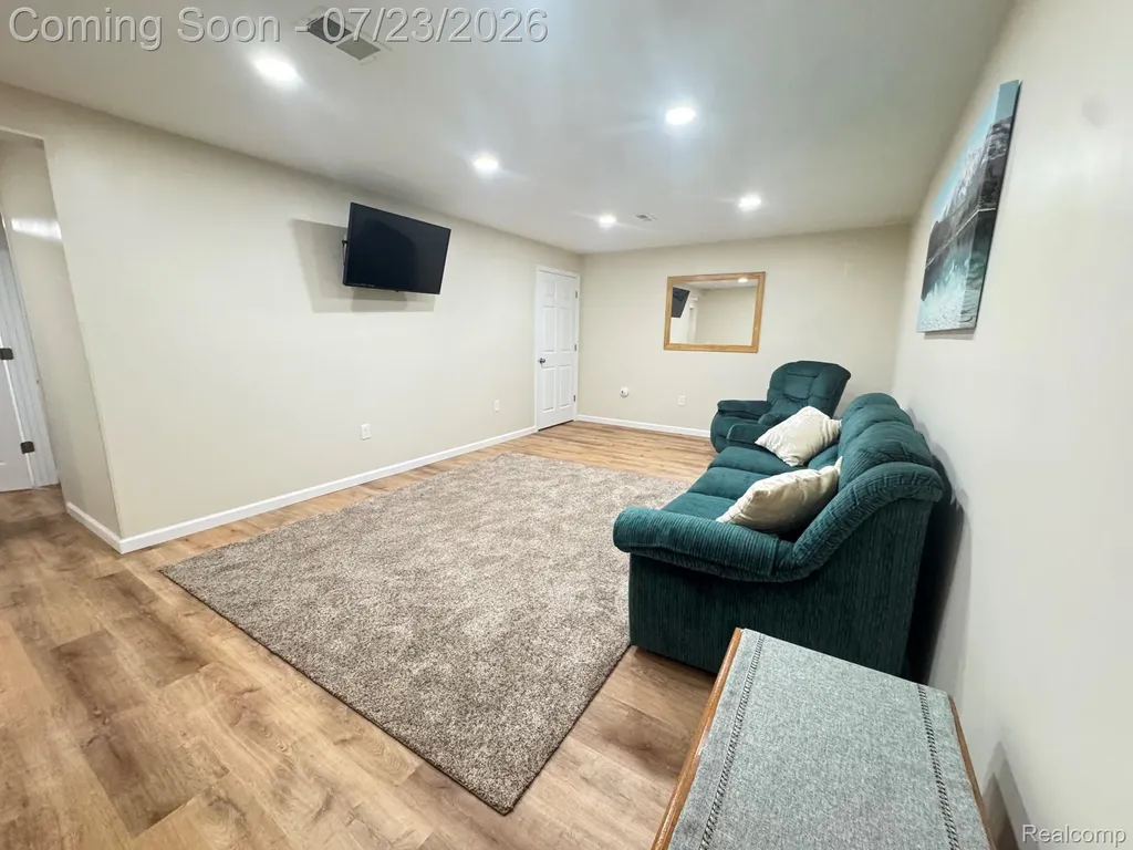 1388 Luxington Drive Lapeer City MI 48446