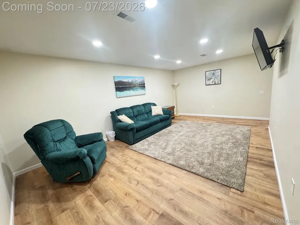 1388 Luxington Drive Lapeer City MI 48446