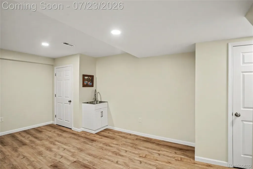 1388 Luxington Drive Lapeer City MI 48446