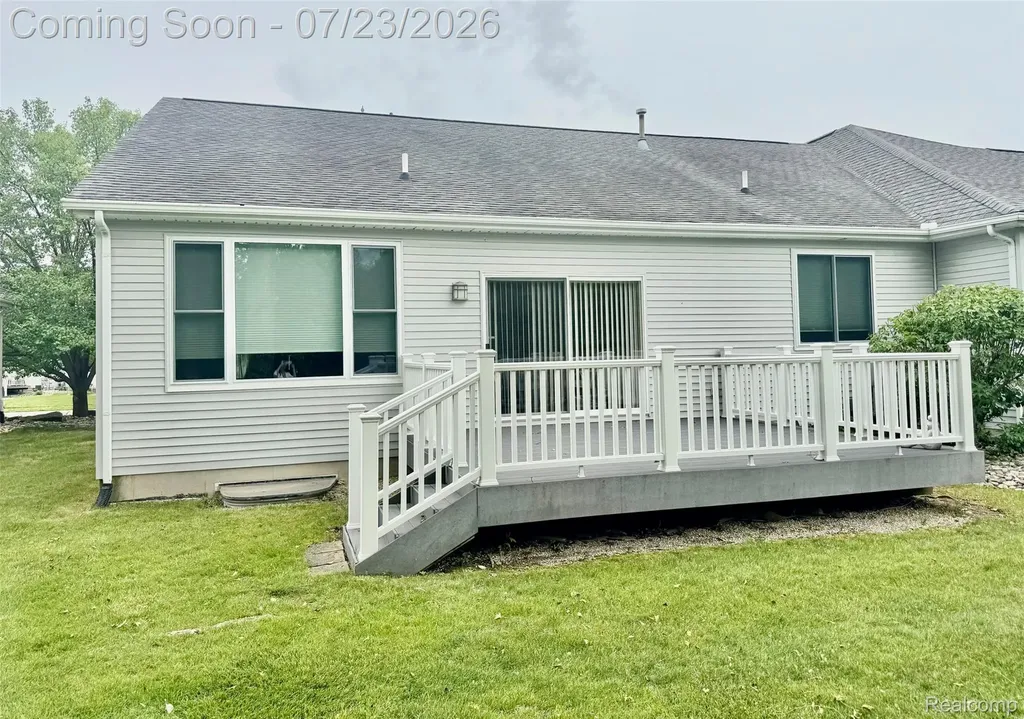 1388 Luxington Drive Lapeer City MI 48446