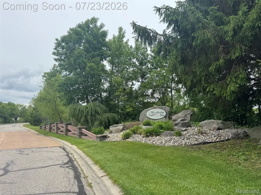 1388 Luxington Drive Lapeer City MI 48446