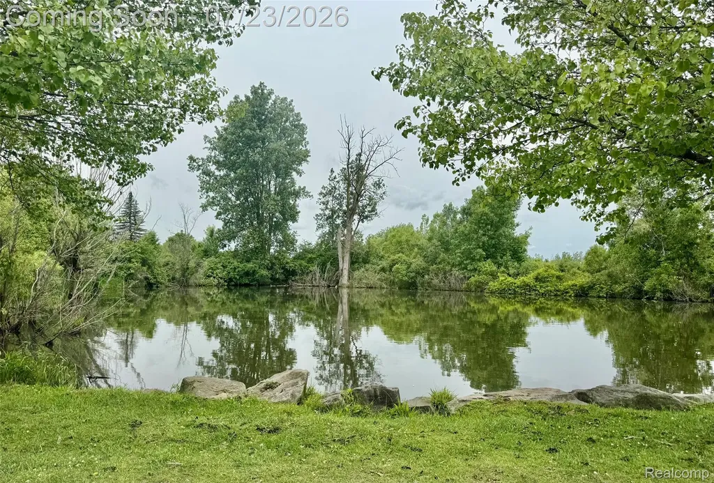 1388 Luxington Drive Lapeer City MI 48446