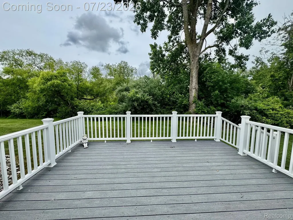 1388 Luxington Drive Lapeer City MI 48446