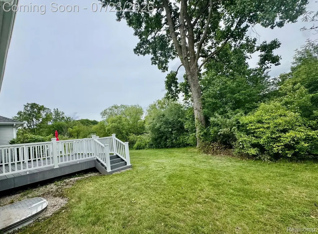 1388 Luxington Drive Lapeer City MI 48446