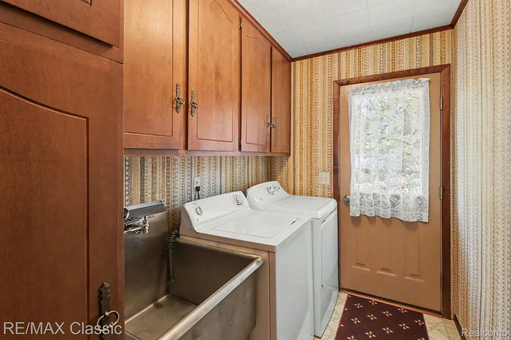 250 E Canyon Drive Milford Charter Township MI 48380