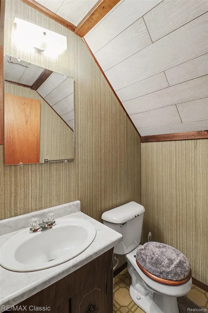 250 E Canyon Drive Milford Charter Township MI 48380