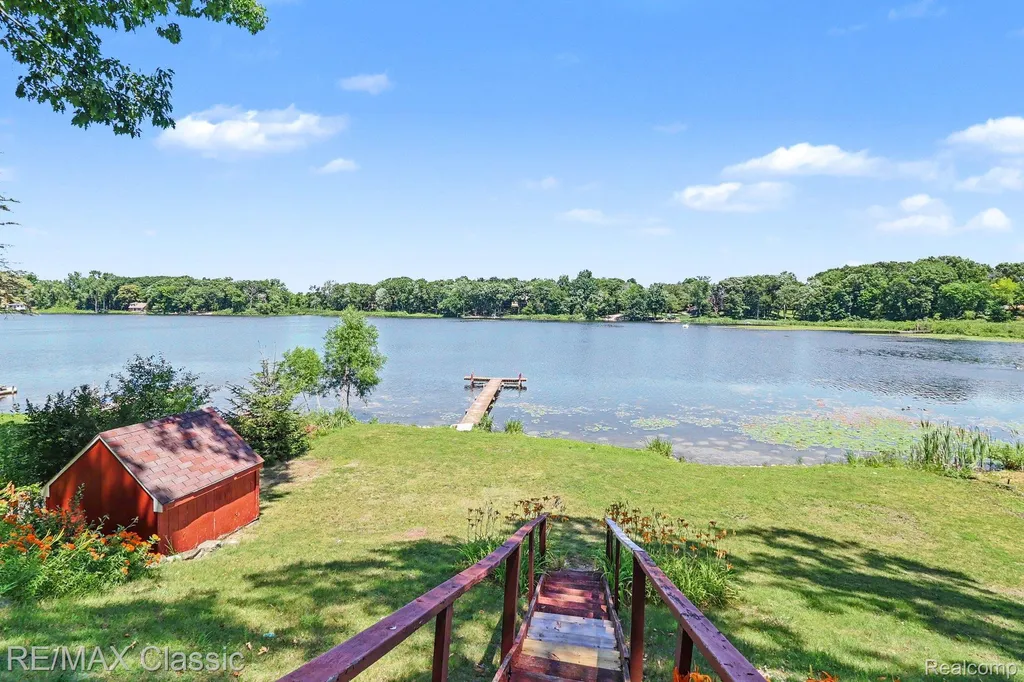 250 E Canyon Drive Milford Charter Township MI 48380