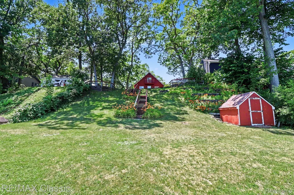 250 E Canyon Drive Milford Charter Township MI 48380