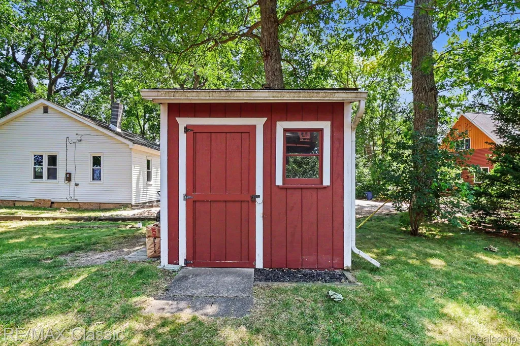 250 E Canyon Drive Milford Charter Township MI 48380
