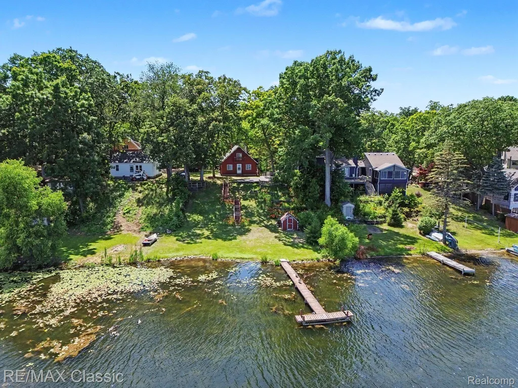 250 E Canyon Drive Milford Charter Township MI 48380