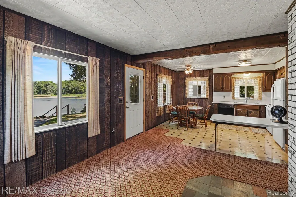250 E Canyon Drive Milford Charter Township MI 48380