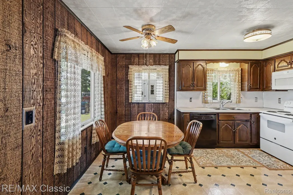250 E Canyon Drive Milford Charter Township MI 48380
