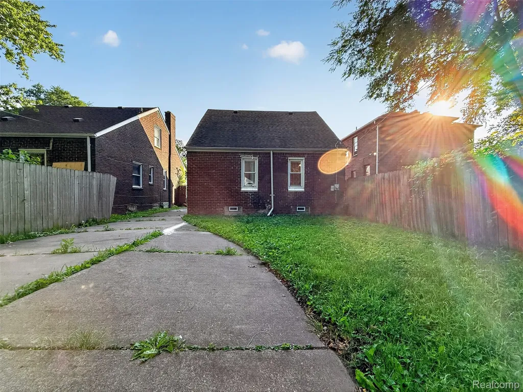 5566 Lakepointe Street Detroit City MI 48224