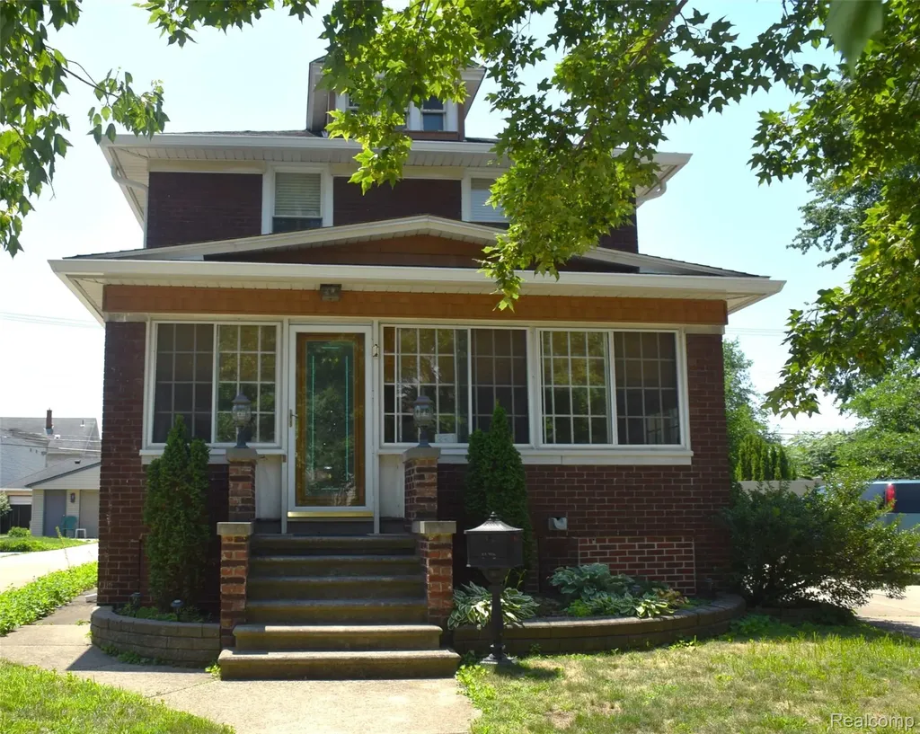 331 Chestnut Street Wyandotte City MI 48192