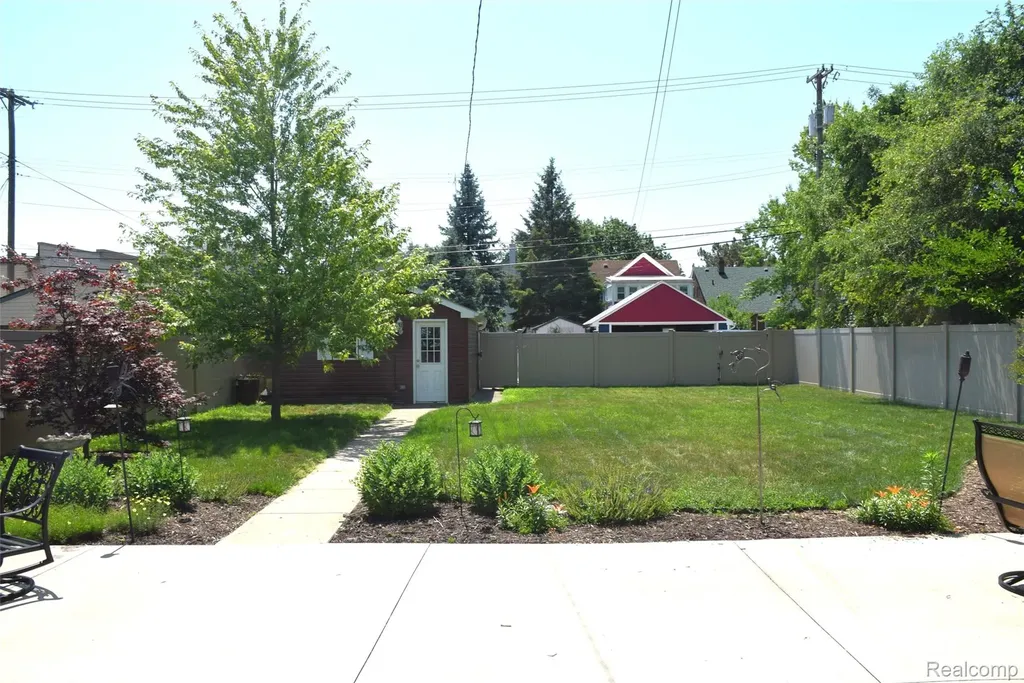 331 Chestnut Street Wyandotte City MI 48192