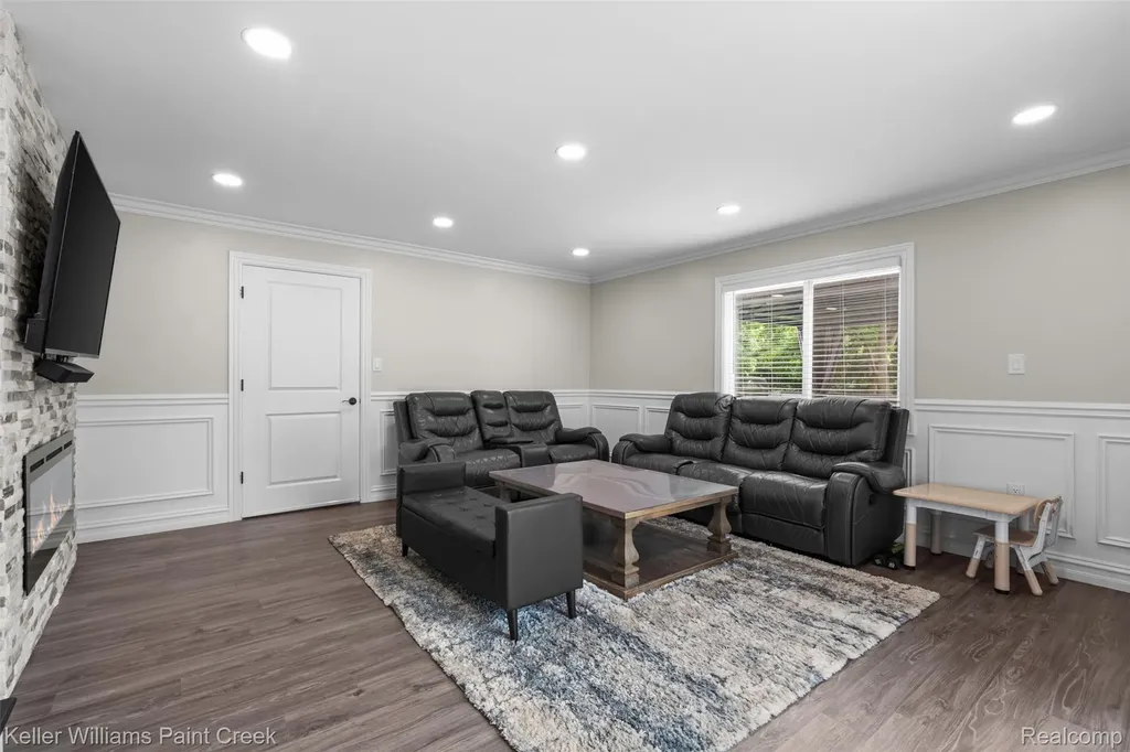 8316 Speedway Drive Shelby Charter Township MI 48317