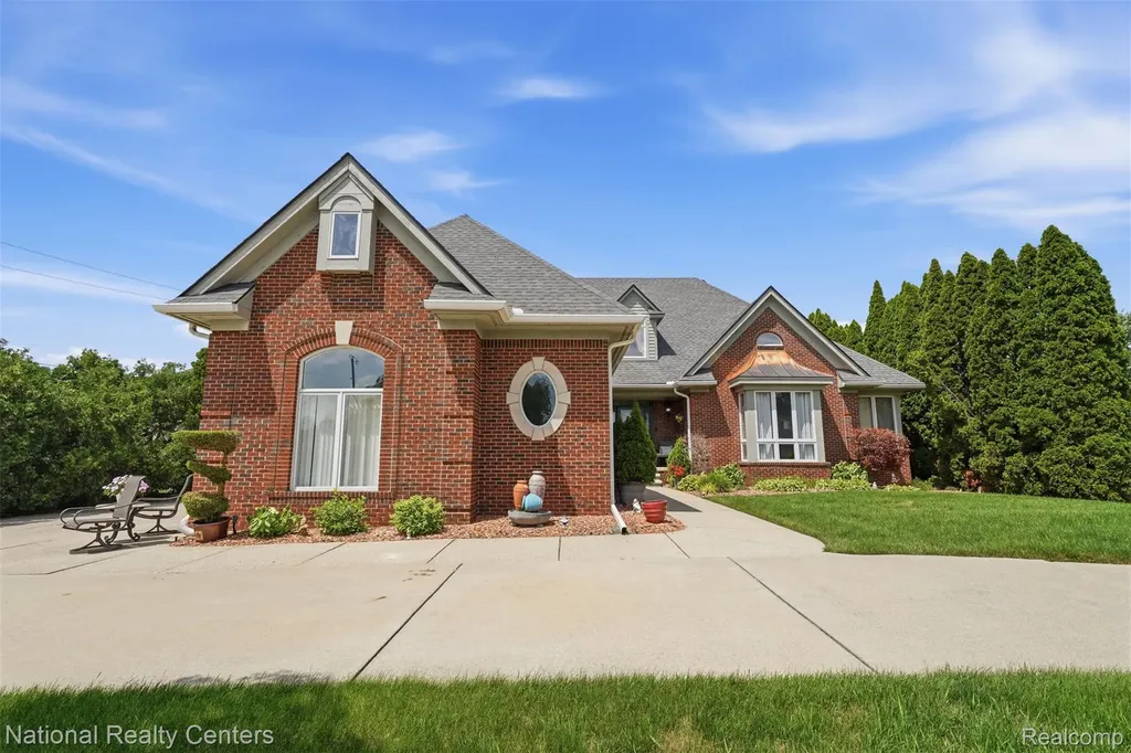 20175 Gill Road Livonia City MI 48152