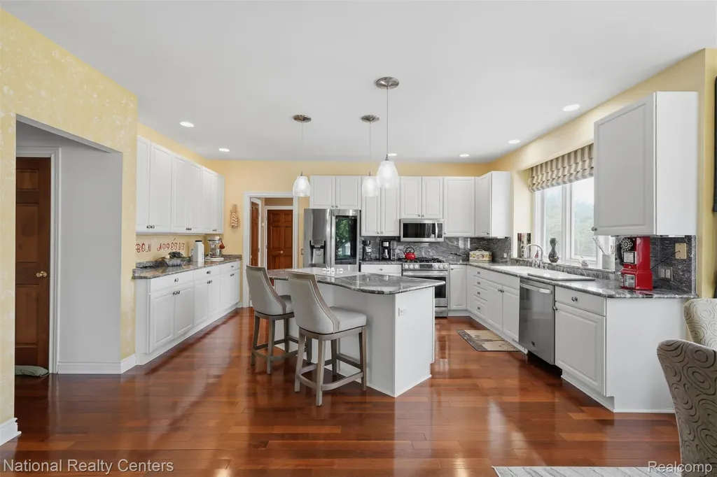 20175 Gill Road Livonia City MI 48152