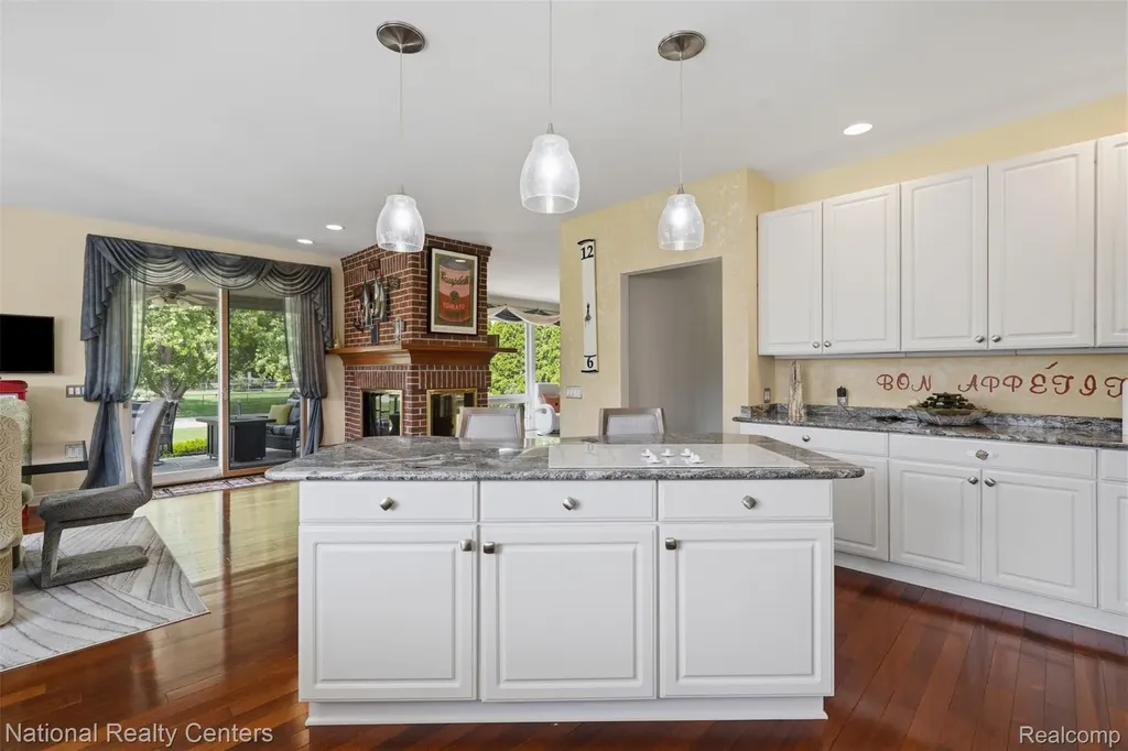 20175 Gill Road Livonia City MI 48152