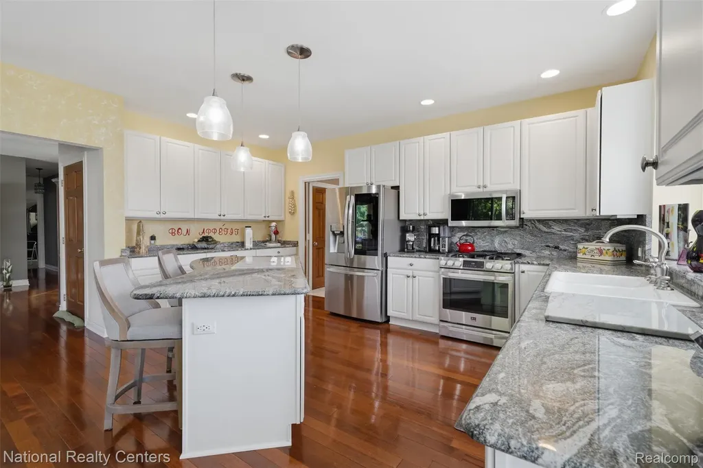 20175 Gill Road Livonia City MI 48152